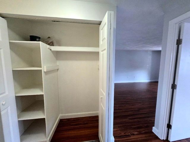 11 Woodcrest Ct 5, Weymouth, MA 02190