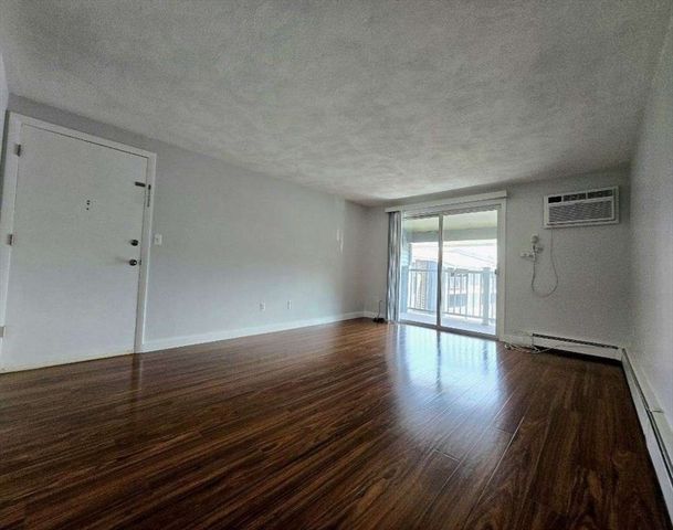 11 Woodcrest Ct 5, Weymouth, MA 02190