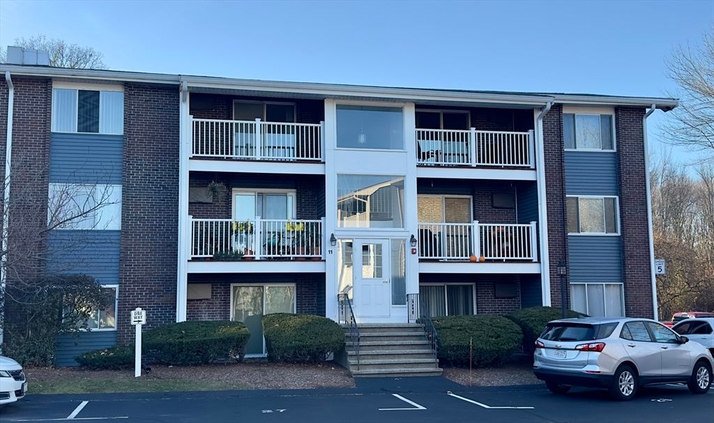 11 Woodcrest Ct 5, Weymouth, MA 02190