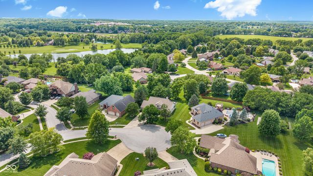 4015 Highland Park Drive, Greenwood, IN 46143
