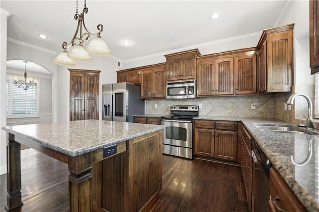 1305 NE 107th Street, Kansas City, MO 64155