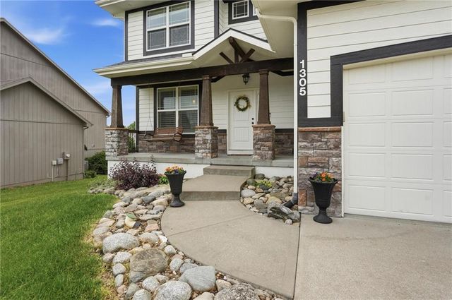 1305 NE 107th Street, Kansas City, MO 64155