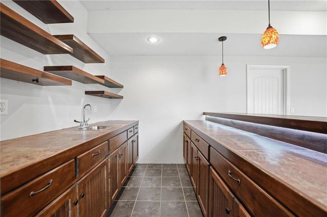 1305 NE 107th Street, Kansas City, MO 64155