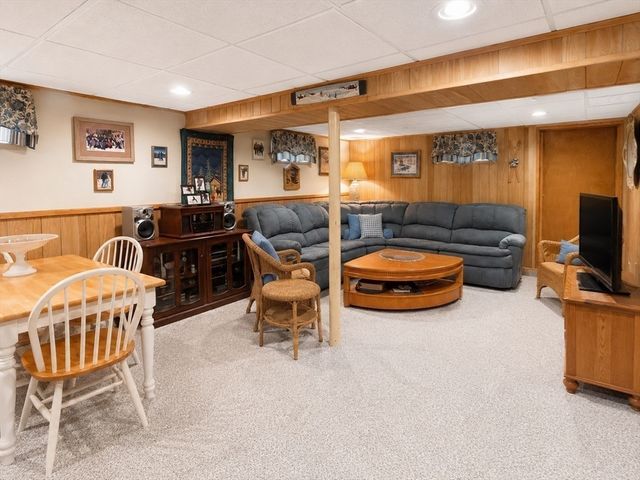 181 Main St, Foxboro, MA 02035