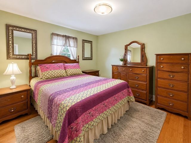 181 Main St, Foxboro, MA 02035