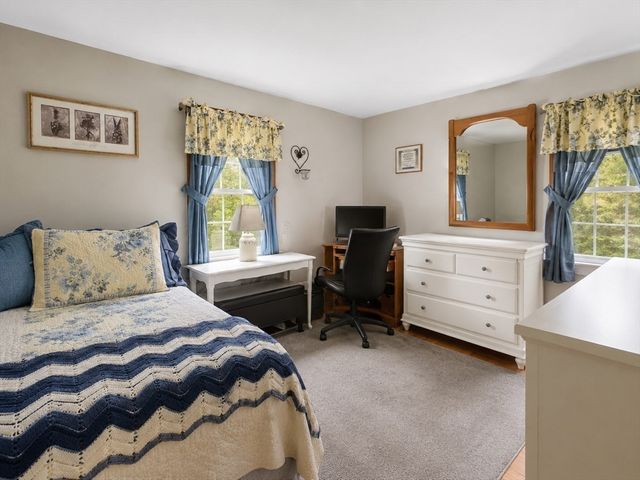 181 Main St, Foxboro, MA 02035