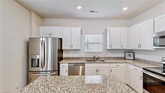 3719 Boxwood Court, Thomasville, NC 27360