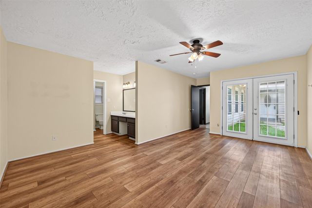 17230 Forelock Way, Crosby, TX 77532