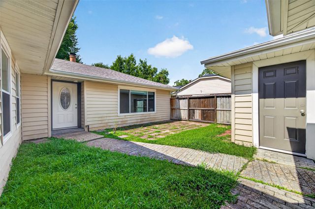 17230 Forelock Way, Crosby, TX 77532