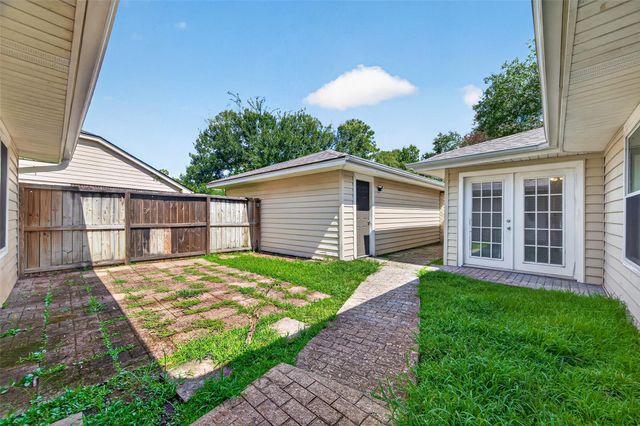 17230 Forelock Way, Crosby, TX 77532