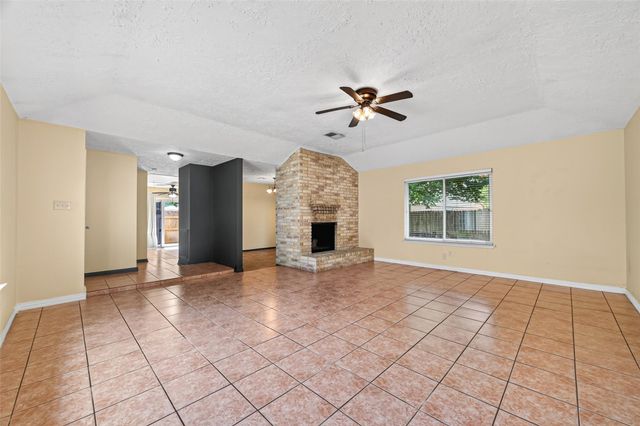 17230 Forelock Way, Crosby, TX 77532