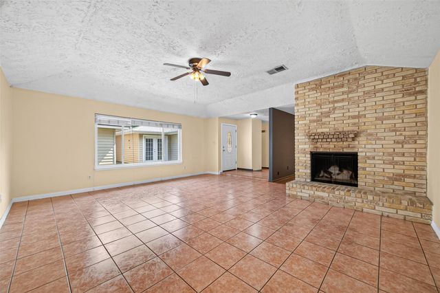 17230 Forelock Way, Crosby, TX 77532