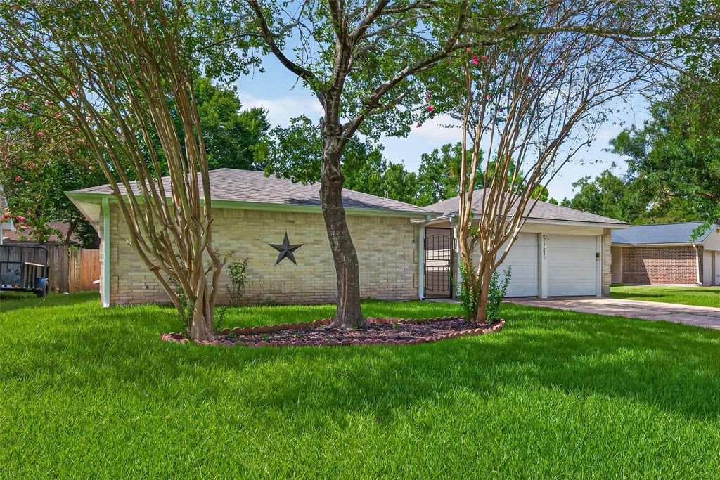 17230 Forelock Way, Crosby, TX 77532
