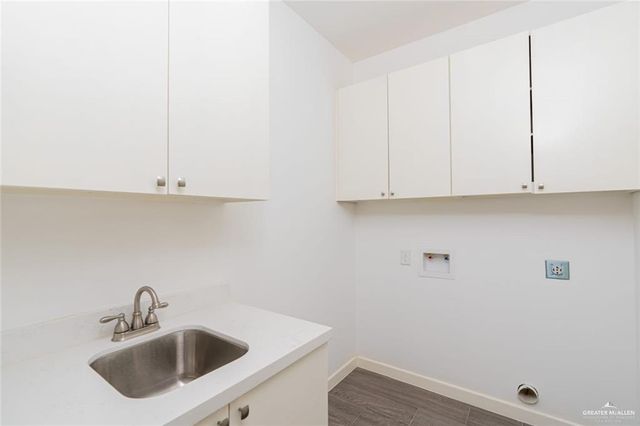 529 Country Club Drive, Alamo, TX 78516