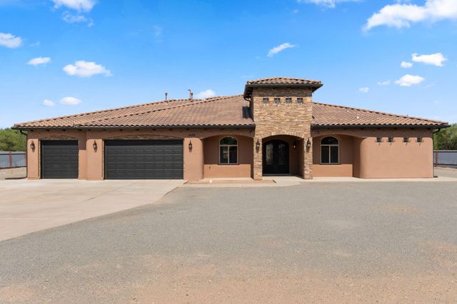 1202 Gabaldon Road NW, Albuquerque, NM 87104