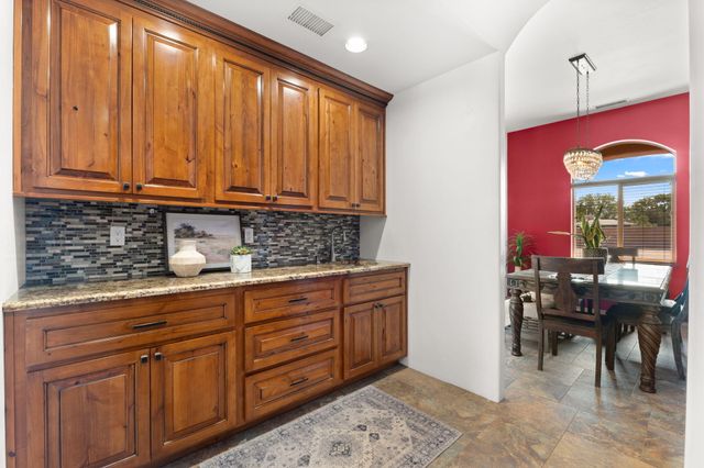 1202 Gabaldon Road NW, Albuquerque, NM 87104