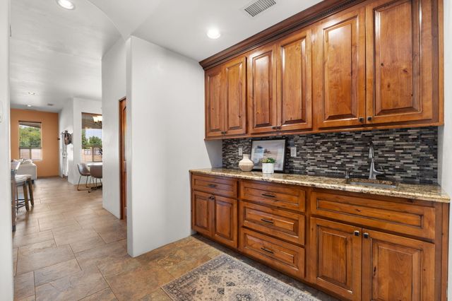 1202 Gabaldon Road NW, Albuquerque, NM 87104