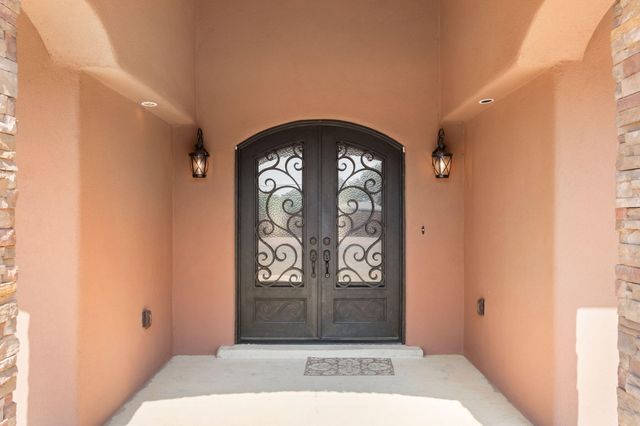 1202 Gabaldon Road NW, Albuquerque, NM 87104