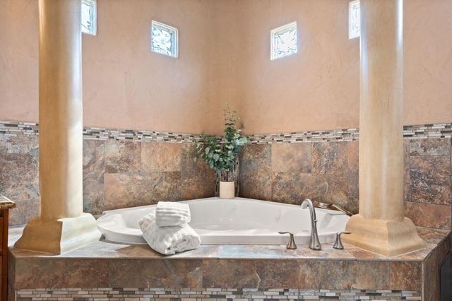 1202 Gabaldon Road NW, Albuquerque, NM 87104