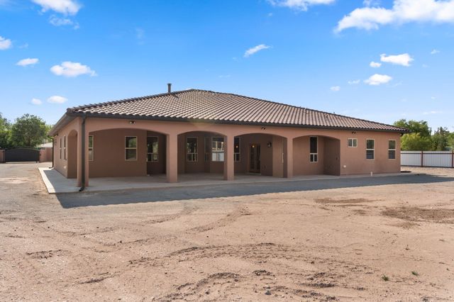 1202 Gabaldon Road NW, Albuquerque, NM 87104