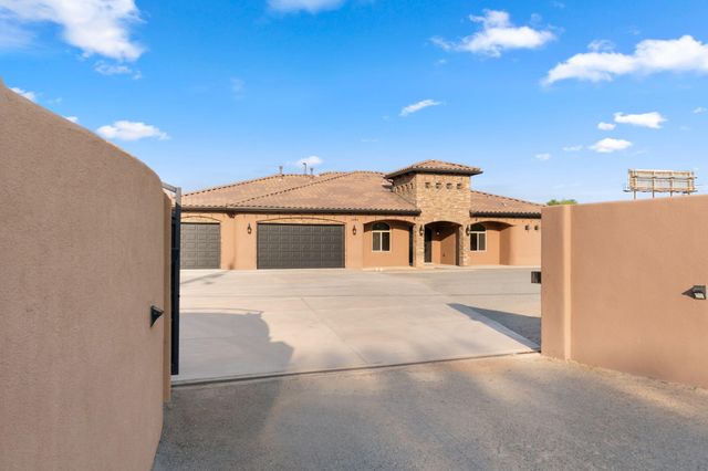 1202 Gabaldon Road NW, Albuquerque, NM 87104