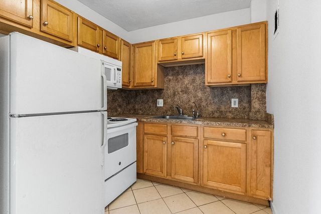 46 Adams St D6, Boston, MA 02122