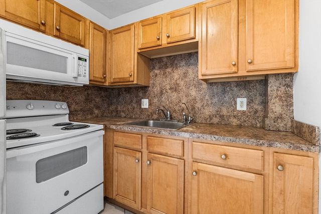46 Adams St D6, Boston, MA 02122