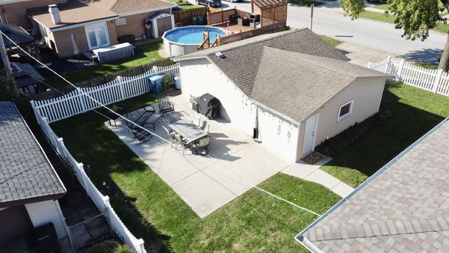 4537 W 102nd Street, Oak Lawn, IL 60453