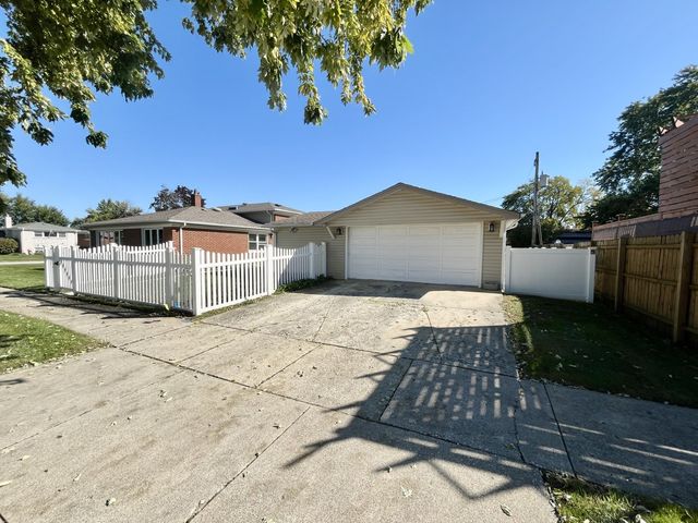 4537 W 102nd Street, Oak Lawn, IL 60453