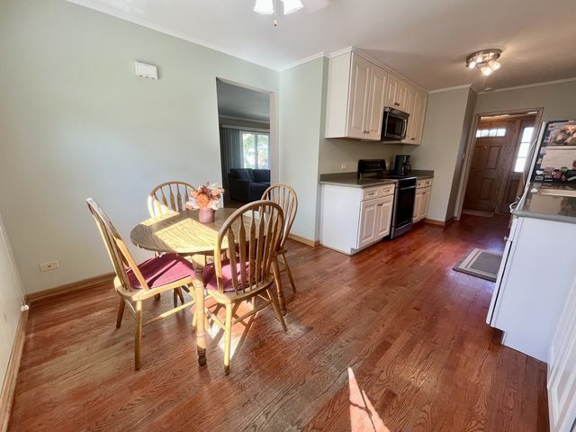 4537 W 102nd Street, Oak Lawn, IL 60453