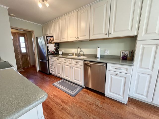 4537 W 102nd Street, Oak Lawn, IL 60453