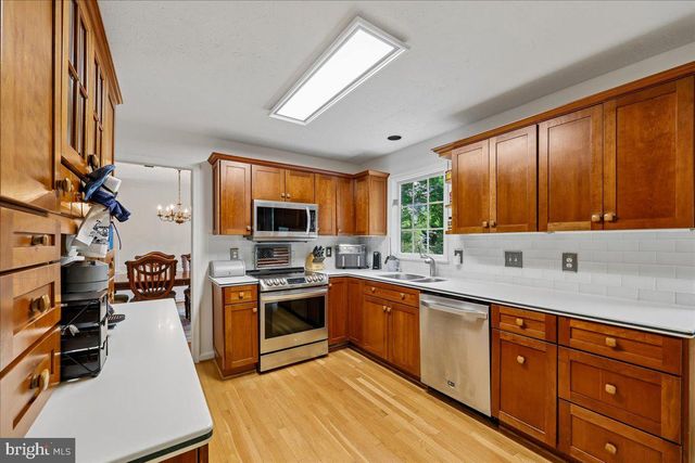 1515 BLUE MEADOW RD, Potomac, MD 20854