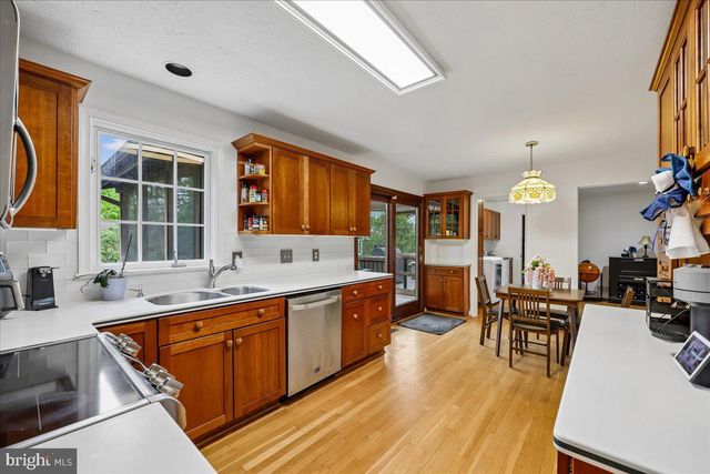 1515 BLUE MEADOW RD, Potomac, MD 20854