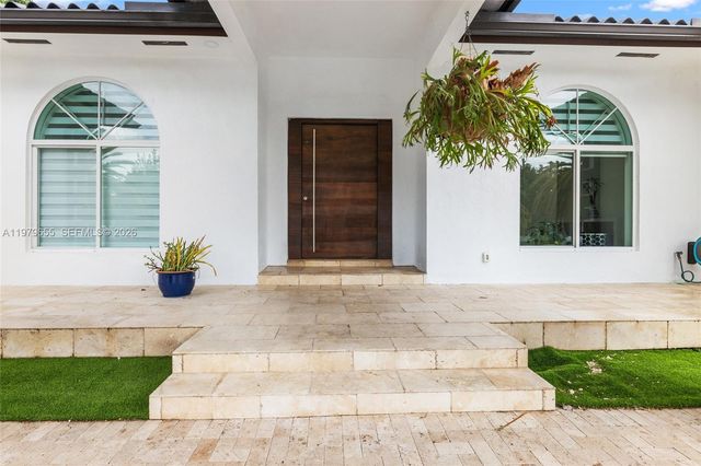 11950 SW 43rd St, Miami, FL 33175