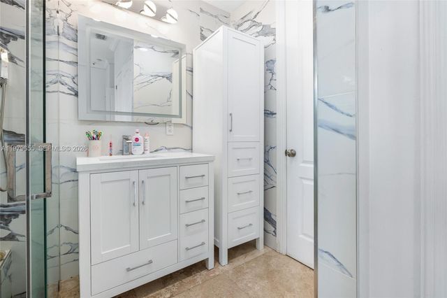 11950 SW 43rd St, Miami, FL 33175