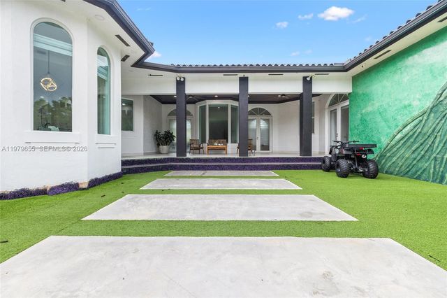 11950 SW 43rd St, Miami, FL 33175