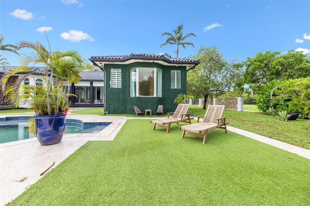 11950 SW 43rd St, Miami, FL 33175