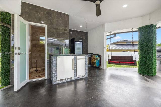 11950 SW 43rd St, Miami, FL 33175