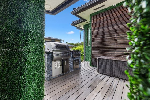 11950 SW 43rd St, Miami, FL 33175