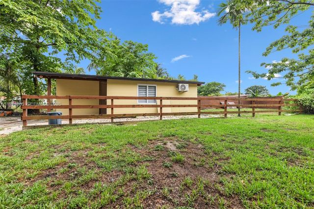 11950 SW 43rd St, Miami, FL 33175