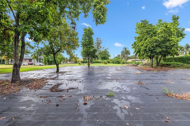 11950 SW 43rd St, Miami, FL 33175