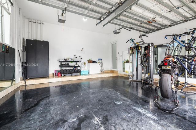 11950 SW 43rd St, Miami, FL 33175