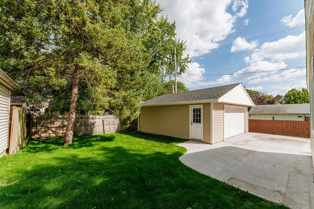 222 N 111th STREET, Wauwatosa, WI 53226