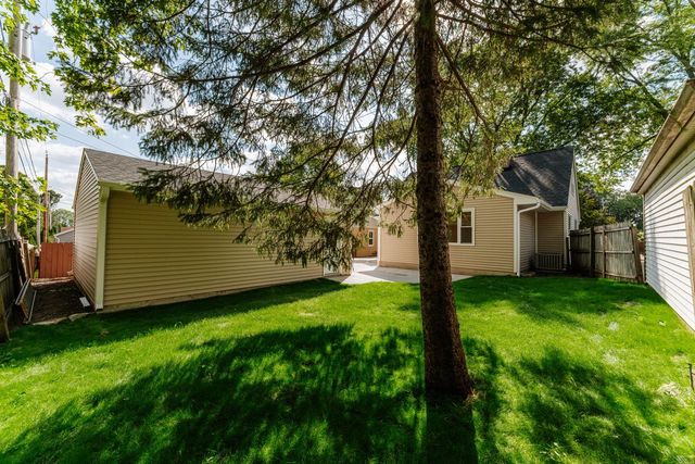 222 N 111th STREET, Wauwatosa, WI 53226