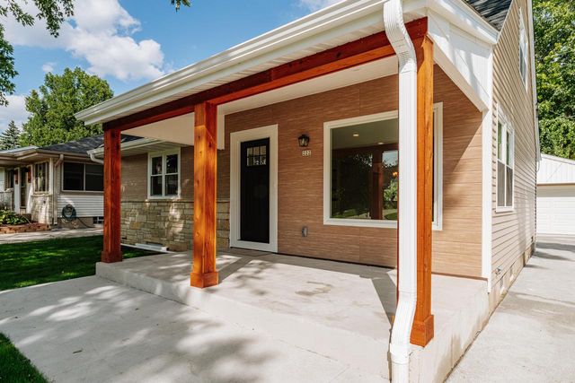 222 N 111th STREET, Wauwatosa, WI 53226