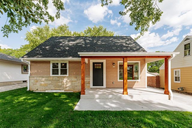 222 N 111th STREET, Wauwatosa, WI 53226