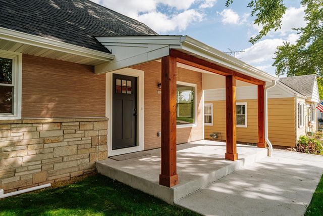 222 N 111th STREET, Wauwatosa, WI 53226