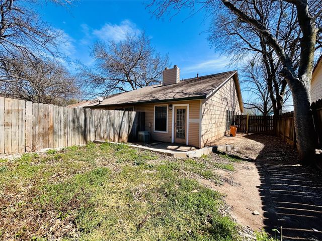 9400 Kempler DR B, Austin, TX 78748