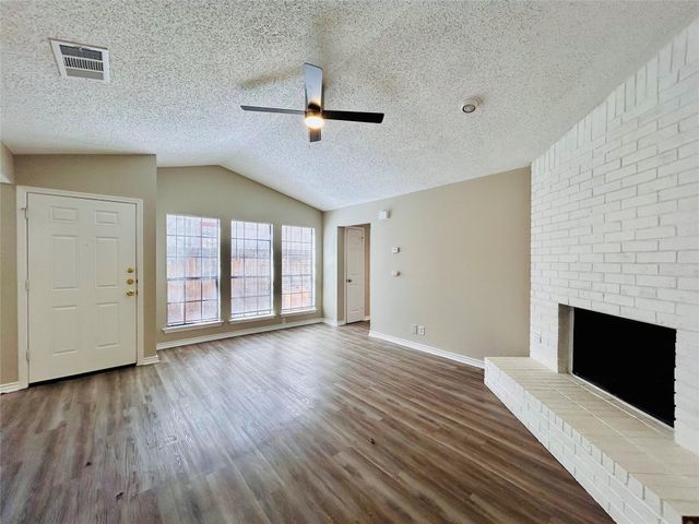 9400 Kempler DR B, Austin, TX 78748