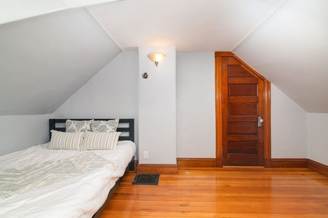 28 Apthorp St, Quincy, MA 02170